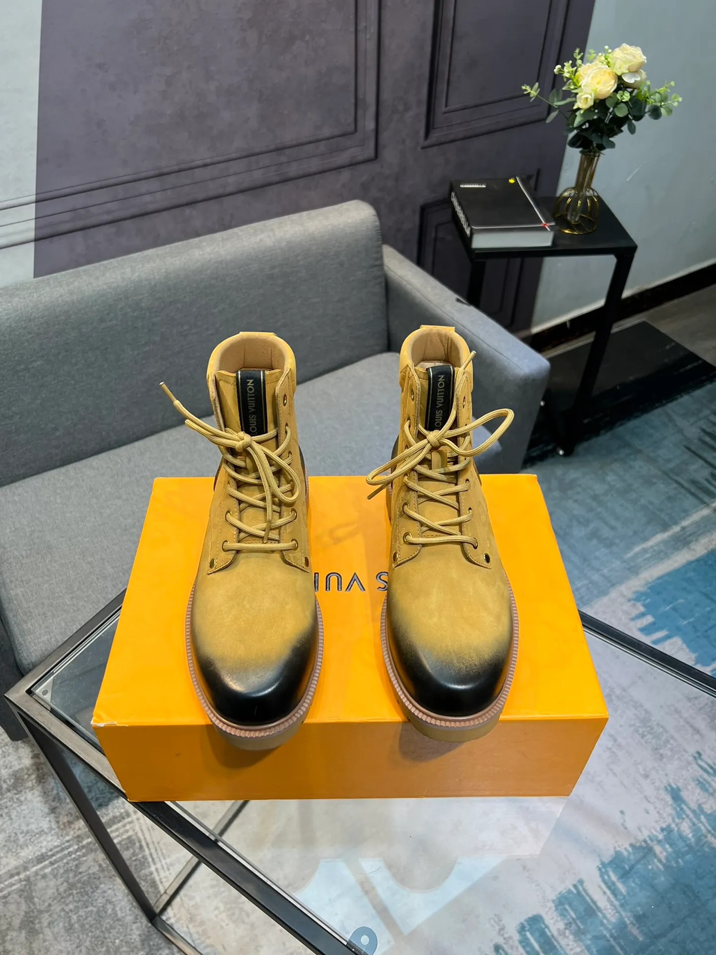 Men's shoes 💰900 L Home - the latest LV men's business casual boots, luxury and nobility are a must, all made of imported original first-layer cowhide, just to create a more comfortable wearing experience, ➕top imported water-dyed full cow lining, original high wear-resistant outsole! 👏👏 Size: Male 39-44; (38 45 46 customized)